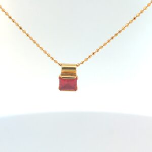 Kette mit Rubinanhänger